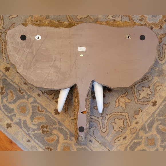 Design Toscano Lord Earl Houghton's Elephant   Wall Sculpture - Picture 4 of 11